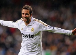 中国体彩网官方首页：亚洲杯战前隐忧浮现 韩国中场创造力枯竭 主帅黄善洪紧急喊话，警惕中国队的反击利刃