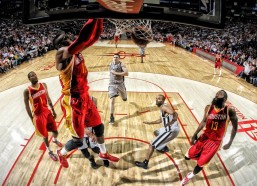 中国体彩：曼联球衣字母修复过程全揭秘，创新技术守护传统荣耀