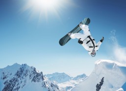 中国体彩网-早报特稿，国足新阵容亮相—52人名单与15人教练组集结，球迷调侃成团出道引热议