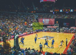 中国体彩网|从西班牙低级别联赛替补到中超抢断王，杨希的逆袭之路 曾被海外赛场遗忘的右后卫，如何在中超赛场抢出一片天？