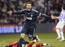 中国体彩网：里德-谢泼德社媒分享扣篮瞬间，以积极心态迎接NBA新赛季挑战