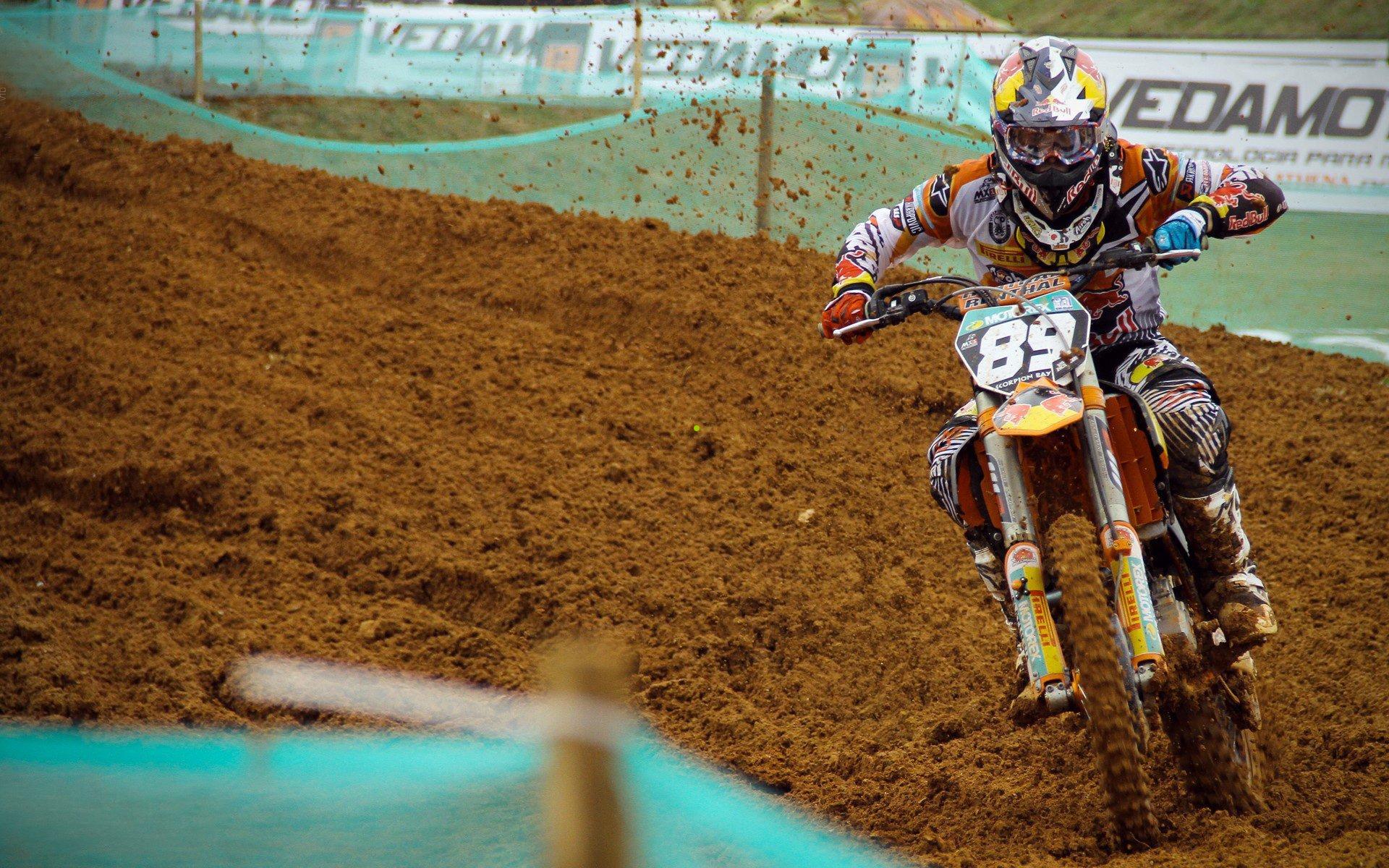 巴萨国脚战报，费兰托雷斯点球憾失，新星巴尔德吉完成国家队首秀